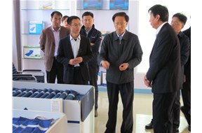 2018年10月26日，龍口市市委書記韓世軍、龍口市高新區(qū)黨工委書記霍樹春來雙鷹參觀指導(dǎo)